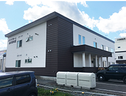 【介護職/旭川市】 有料老人ホーム メディケアホームあけぼのⅢ (正社員)の画像1