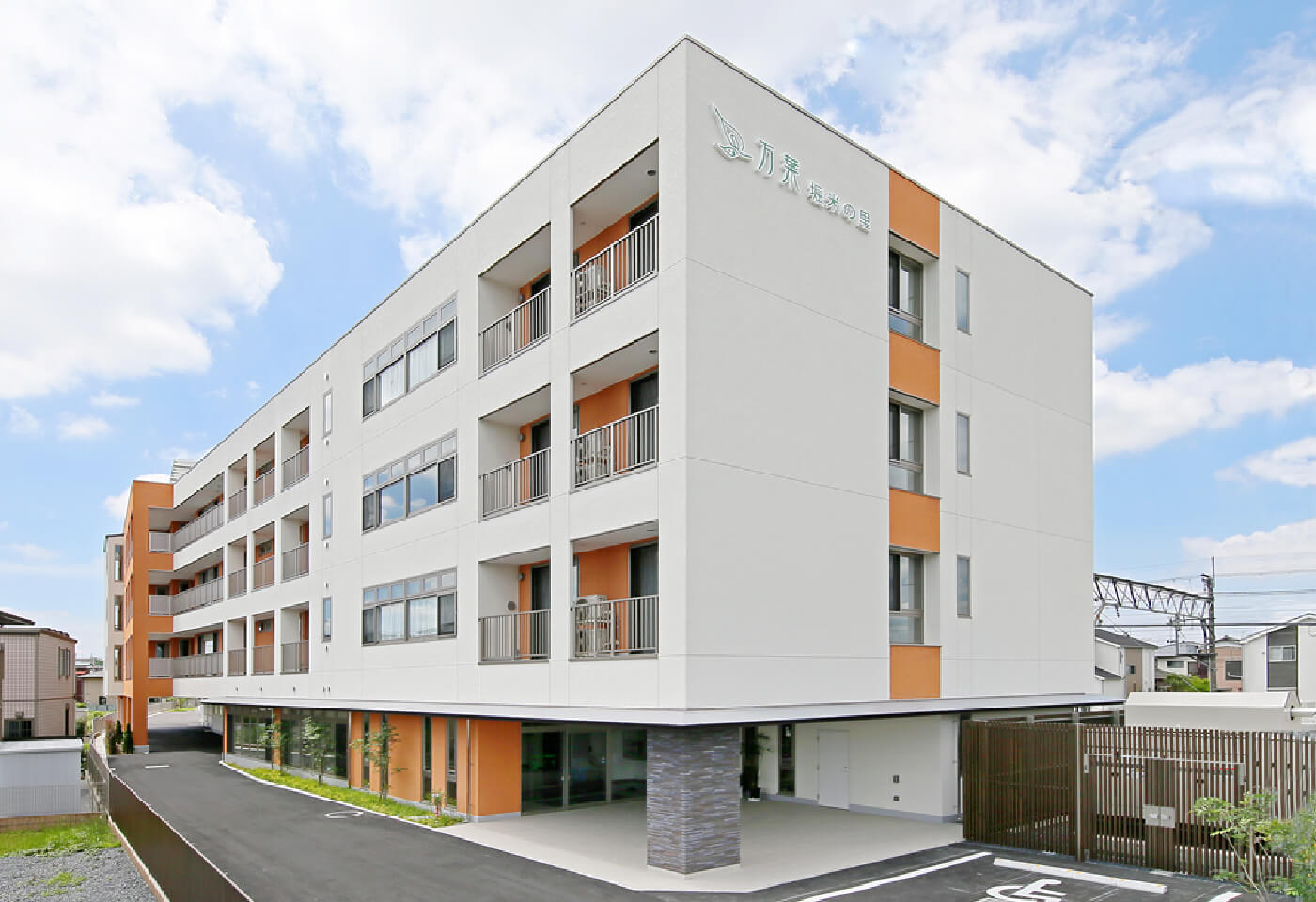 【介護スタッフ／佐野市】特別養護老人ホーム　万葉　(正社員)の画像1