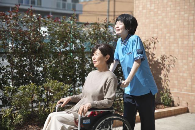 【介護職／広島市西区】プレザンメゾン西広島 (正社員)の画像1