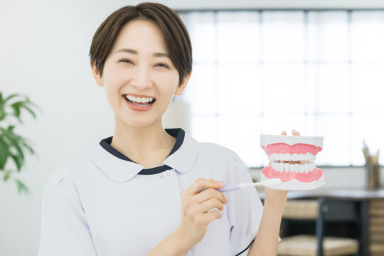 【受付・歯科助手／加賀市】お医者村 すずき歯科クリニック（正社員）の画像1