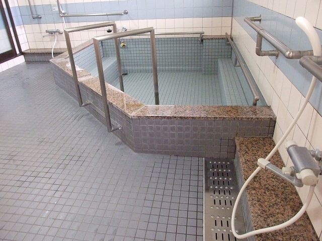 【介護職員／熊本市東区】介護付き有料老人ホームすずめ（正社員）の画像3