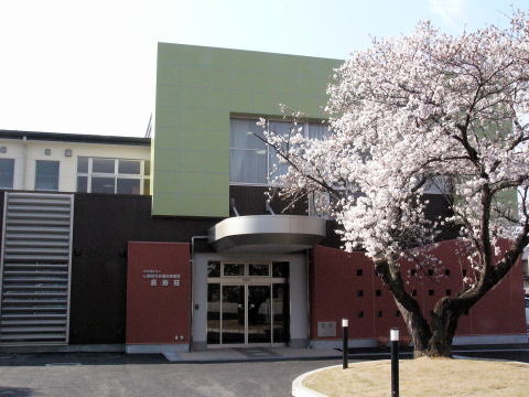 【介護職/南アルプス市】養護老人ホーム 豊寿荘 (契約社員)の画像1