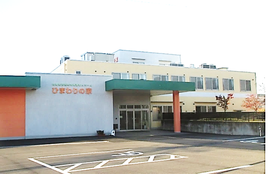 【介護職/南アルプス市】　特別養護老人ホーム　ひまわりの家　正社員の画像1