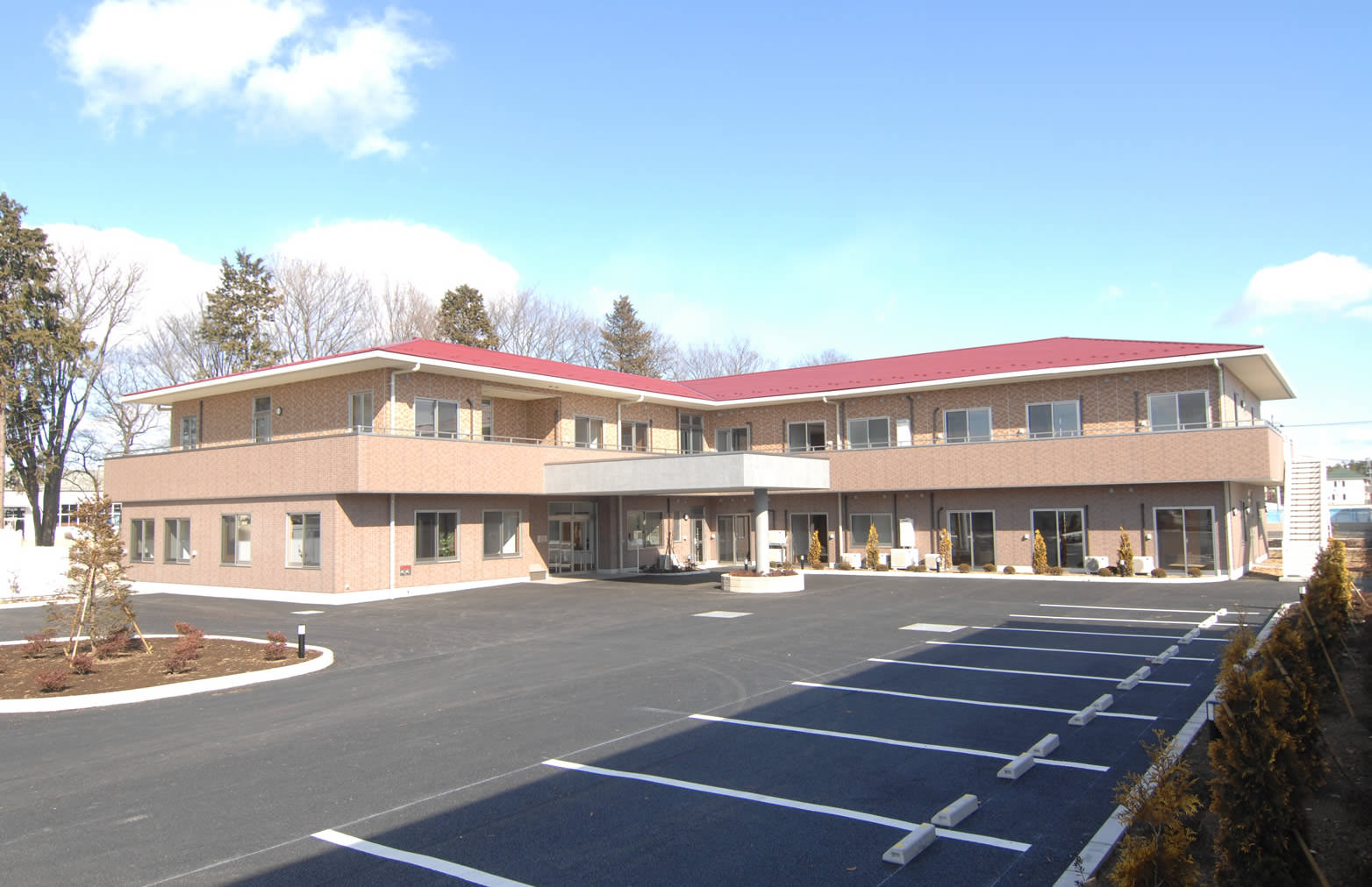 【介護職員／宇都宮市】 [“有料老人ホーム”]　あずみ苑　グランデ宇都宮（株式会社　レオパレス２１）　(正社員)の画像1