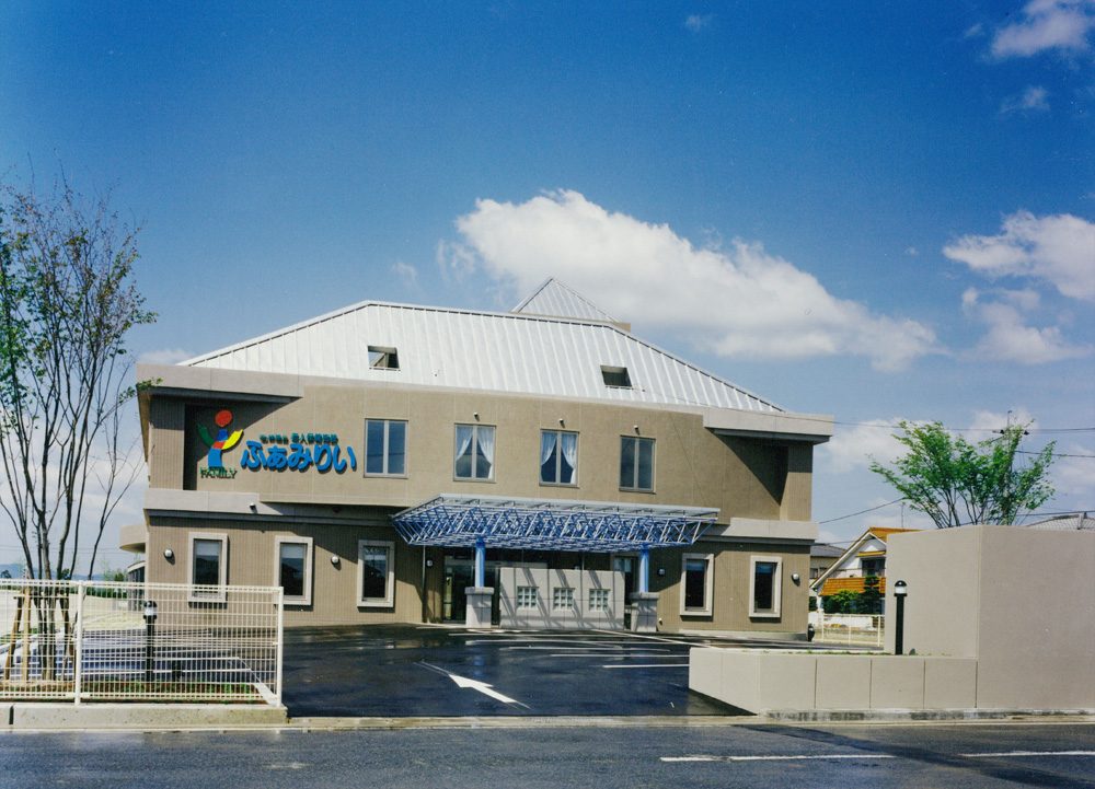 【介護職／福山市】　介護老人保健施設　ふぁみりい　(正社員)の画像1