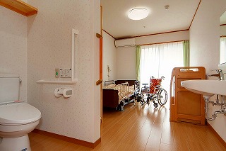 【介護職員/熊本市中央区】住宅型有料老人ホーム 幸の家(正社員)の画像2