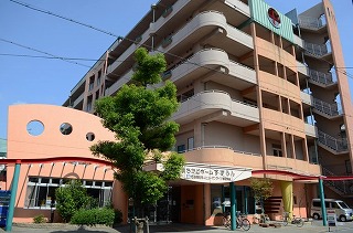 【介護職員／大阪市西成区】特別養護老人ホームまちかどホーム すずらん（正社員）の画像1