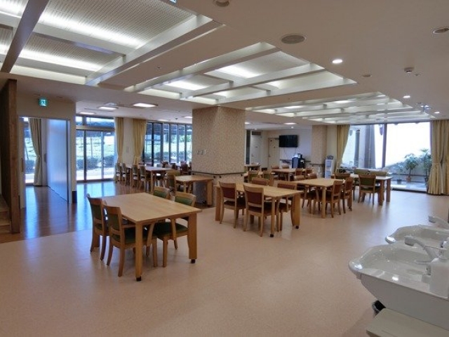 【介護職員/宇治市】訪問介護 サービス付高齢者向け住宅 社会福祉法人 くらしのハーモニー ハーモニー東風館 (正社員)の画像2