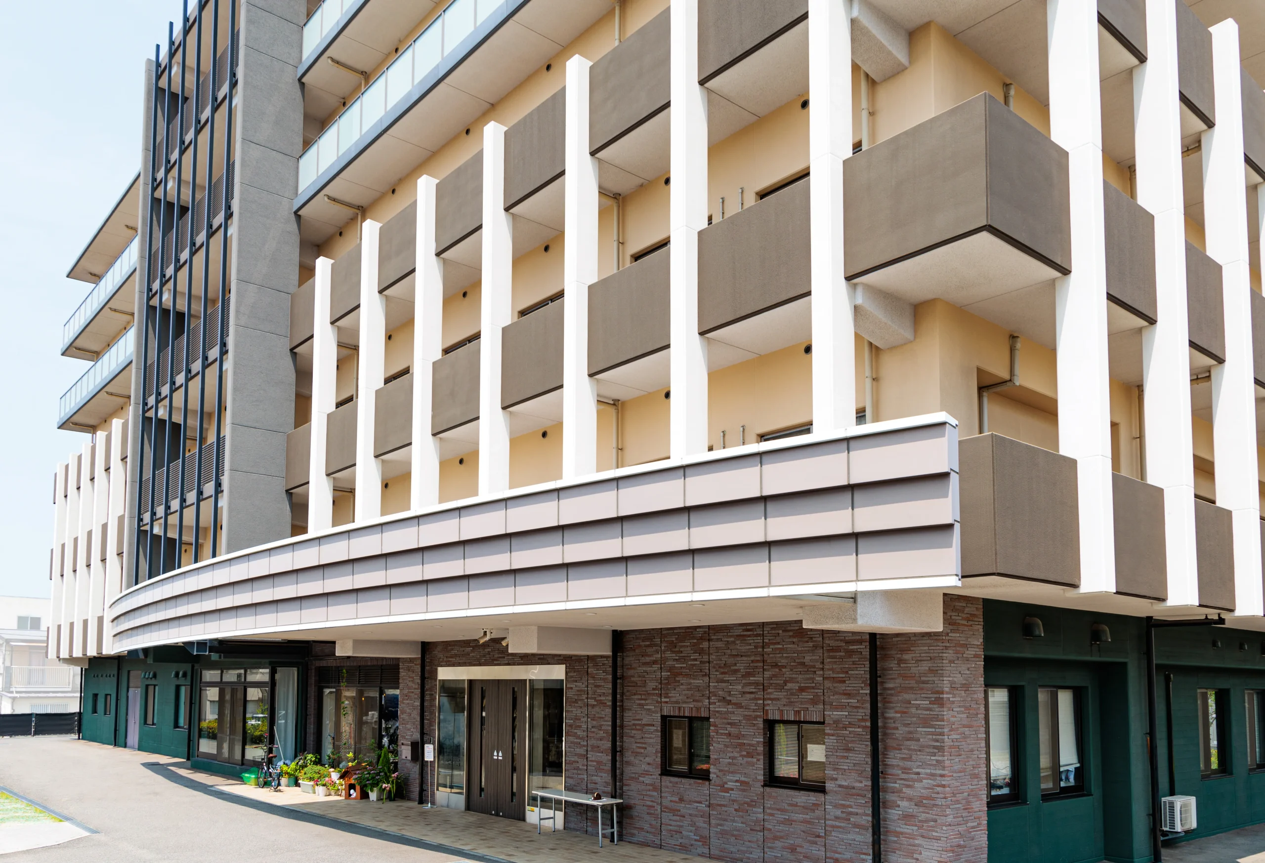 【介護職 / 大阪市此花区】特別養護老人ホーム クレーネ大阪（正社員/介護福祉士・リーダー候補）の画像1