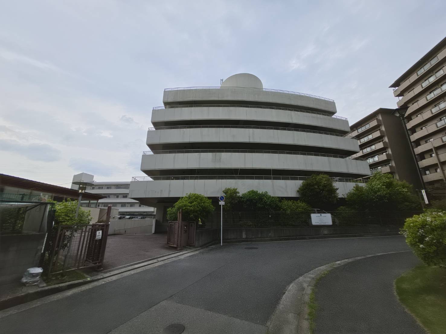【介護職員／吹田市】  特別養護老人ホームエバーグリーン  (正社員)の画像1