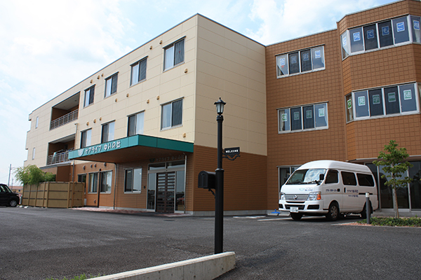 【介護職員／宇都宮市】 有料老人ホーム　エフビー介護サービス株式会社　本社　(正社員)の画像1