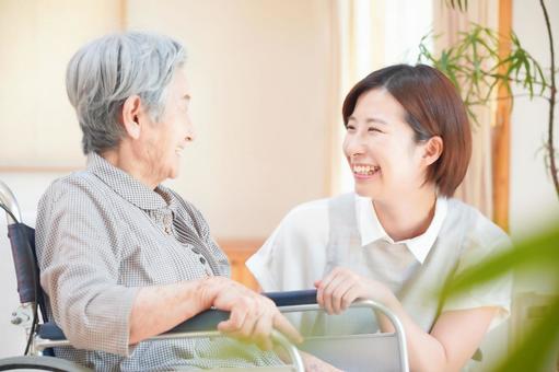 【介護職員／能美市】 特定非営利活動法人　ハッピーホーム　(正社員)の画像1