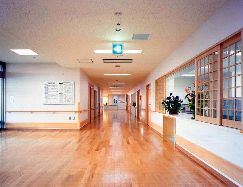 【介護職・ヘルパー/国立市】介護老人保健施設 国立あおやぎ苑（パート）の画像1