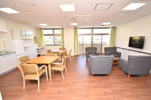【看護師/京都市山科区】グループホーム 介護付き有料老人ホーム なぎつじ翔裕館Ⅰ号館 (正社員)の画像3