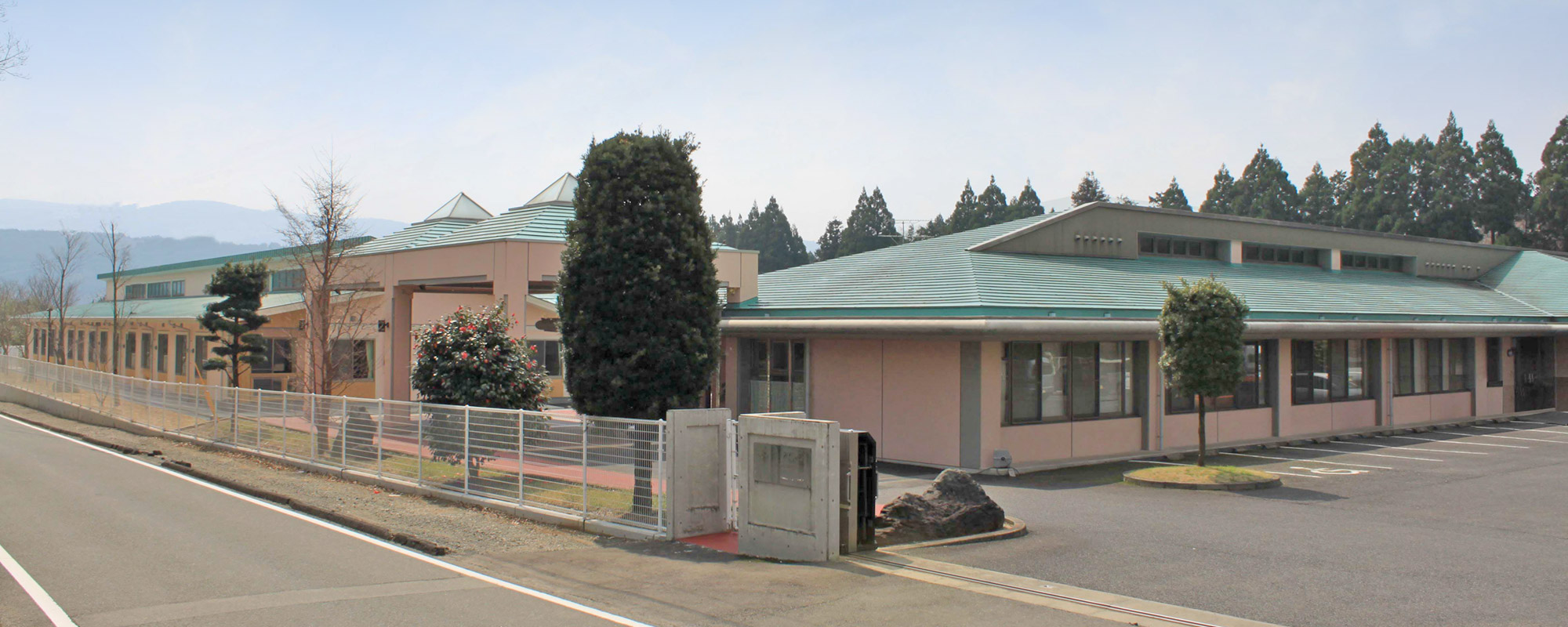 【介護福祉士／阿蘇郡西原村】特別養護老人ホームみどりの館　(正社員)の画像1