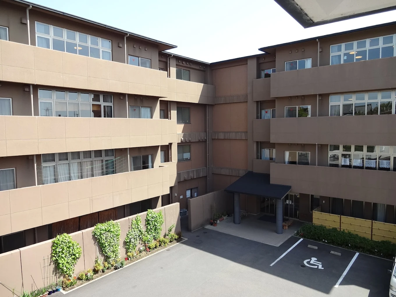 【看護師/京都市伏見区】 特別養護老人ホームヴィラ稲荷山 (正社員)の画像2