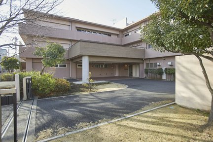 介護職 / 三鷹　サニーステージ深大寺 【正社員】の画像1